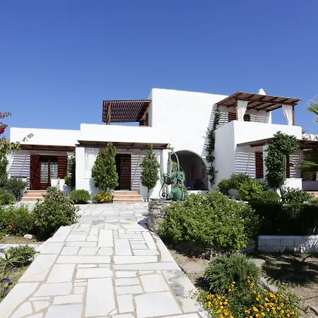 9 Muses - Aparthotel Paro