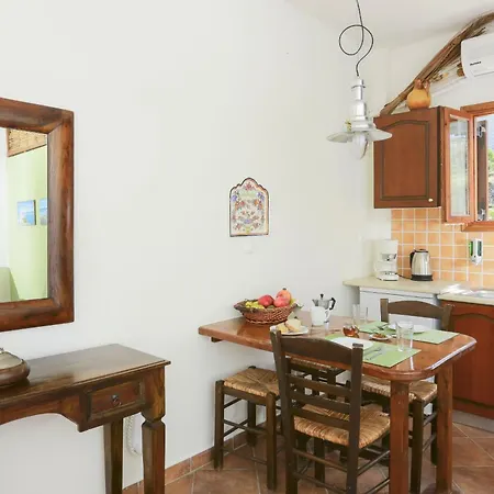 9 Muses - Parikia (Paros)